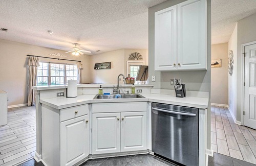 Murraysville Casa | Cozy Wilmington Bungalow ~ 6 Mi to Beaches!