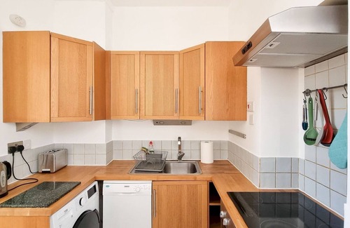 Wimbledon Park Apartamento | Cozy Wimbledon Flat Walk to Tube, Park & Tennis! | Pass The Keys