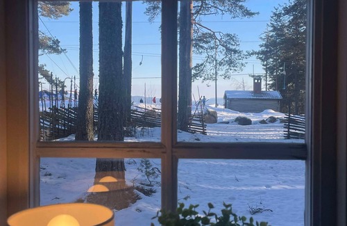 Bollnas Cabina | Cozy winter cottage close to nature, quiet and comfortable, the stars are looking out
