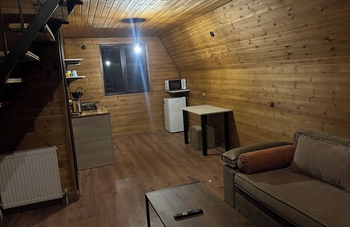 Kazbegi Cabaña | cozy winter cottage in picturesqueue Gudauri with WiFi, near ski slopes