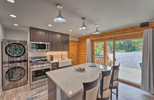 Bassett Apartamento | Cozy Wisconsin Studio, 11 Mi to Lake Geneva!