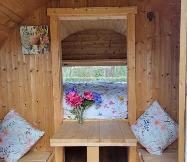 Abilly Casa | Cozy Wooden Chalet in Abilly, France