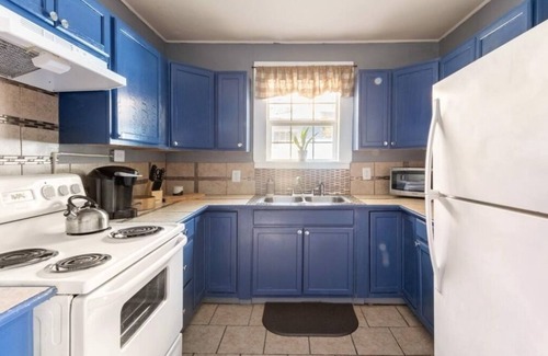 Mid City North Casa | Cozy Yellow Home near LSU and Downtown
