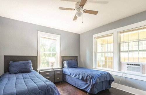 Mid City North Casa | Cozy Yellow Home near LSU and Downtown