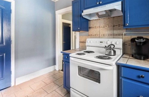 Mid City North Casa | Cozy Yellow Home near LSU and Downtown