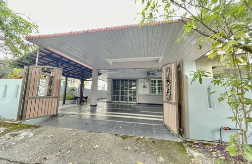 Central Seberang Perai Casa | Cozy36#10pax#tvbox#nearaeonalmabukitmertajam#10kmbatukawan