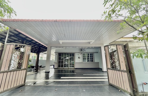 Central Seberang Perai Casa | Cozy36#10pax#tvbox#nearaeonalmabukitmertajam#10kmbatukawan