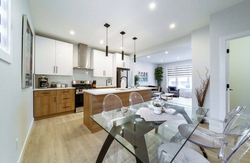 Jasper Place Casa | Cozy4bedroomsEntireHouseFreewifiparkingKINGbeds