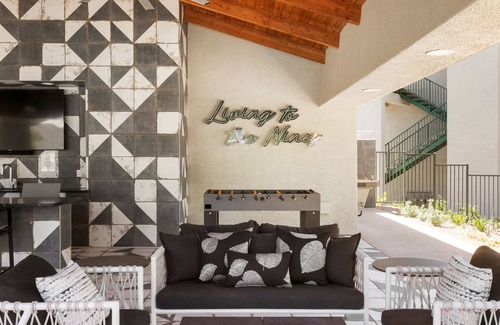 Kierland Apartamento | CozySuites at Kierland Commons