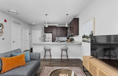 Cole-Noble District Apartamento | CozySuites l Roomy 1BR, Monument Circle, Indy