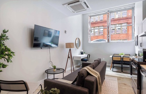 Downtown Cincinnati Apartamento | CozySuites Modern 1BR | OTR District #02