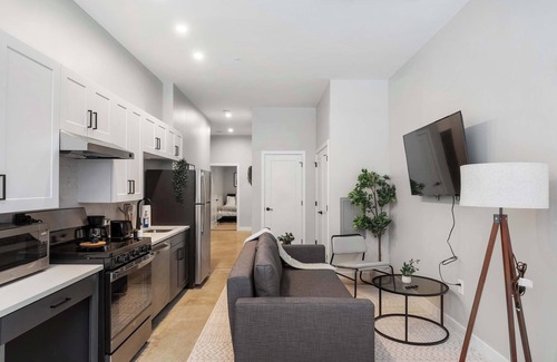 Downtown Cincinnati Apartamento | CozySuites Modern 1BR | OTR District #02