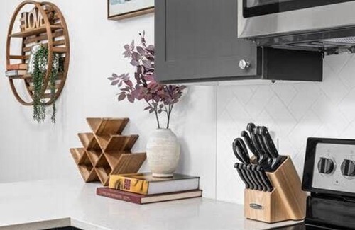 Meridian-Kessler Apartamento | Cozysuites Modern Studio in Meridian Kessler