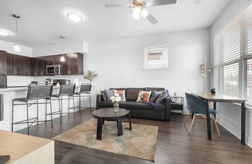 Indianapolis Apartamento | CozySuites Modern 2BR, Nora Indianapolis #9