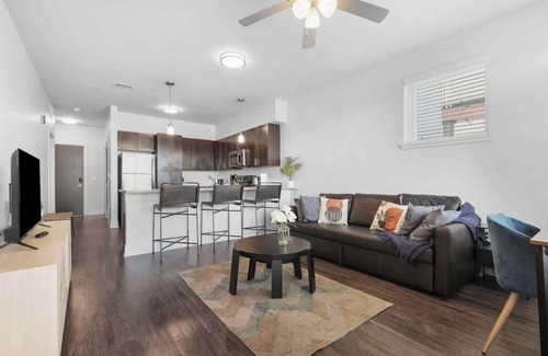 Indianapolis Apartamento | CozySuites Modern 2BR, Nora Indianapolis #9