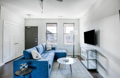 Music Row Apartamento | CozySuites Music Row Chic 1BR w/free parking! 27