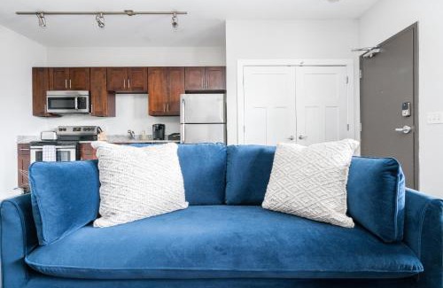 Music Row Apartamento | CozySuites Music Row Elegant 1BR w free parking 15
