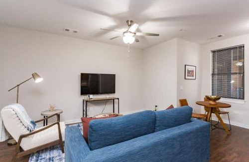 Music Row Apartamento | CozySuites Music Row Spacious 1BR with free parking 11