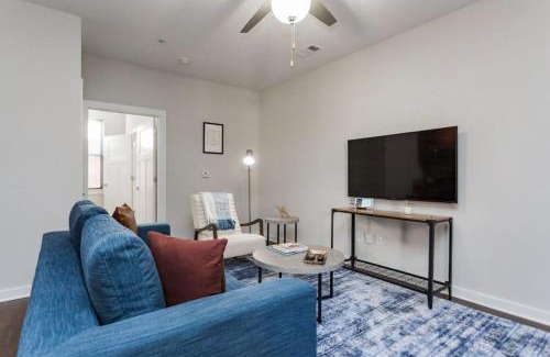 Music Row Apartamento | CozySuites Music Row Spacious 1BR with free parking 11