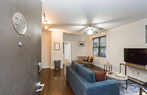 Music Row Apartamento | CozySuites Music Row Spacious 1BR with free parking 30