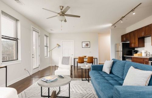 Hillsboro Village Apartamento | CozySuites | Music Row Charming 2BR w/ parking 40