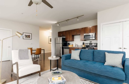 Hillsboro Village Apartamento | CozySuites | Music Row Charming 2BR w/ parking 40