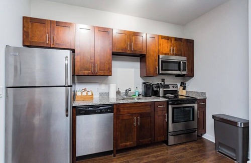Hillsboro Village Apartamento | CozySuites Music Row Spacious 1BR free parking 11