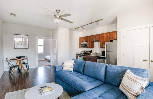Nashville Apartamento | CozySuites Music Row Modern 1BR w/free parking! 02