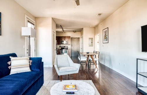 Music Row Apartamento | CozySuites Music Row Spacious 2BR with free parking 16