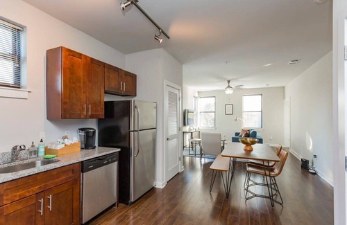 Music Row Apartamento | CozySuites Music Row Stylish 2BR free parking 44