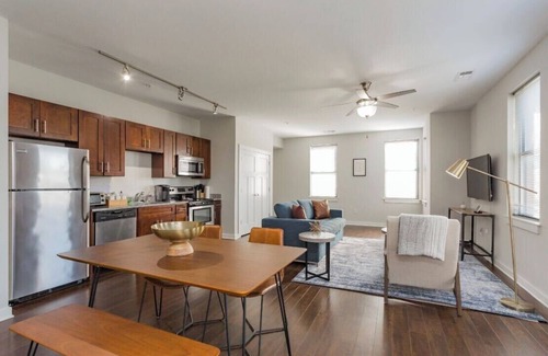 Music Row Apartamento | CozySuites Music Row Spacious 2BR free parking 25