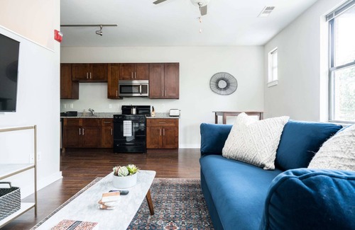 Music Row Apartamento | CozySuites MusicRow Astonishing Studio free parking 37