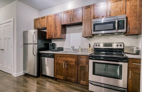 Music Row Apartamento | CozySuites MusicRow Classy 1BR with free parking! 24