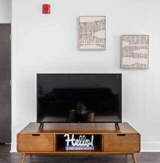 Indianapolis Apartamento | CozySuites Nora 3BR near Fashion Mall