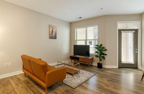 Mile Square Apartamento | CozySuites - Penrose On Mass with pool and parking#10