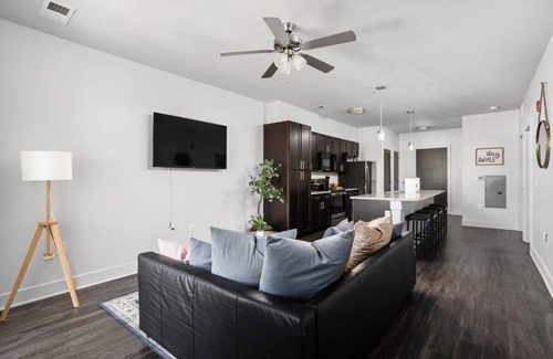 Indianapolis Apartamento | Cozysuites Spacious 2BR next to Whole Foods