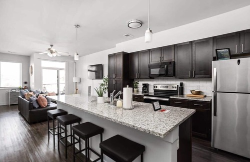 Indianapolis Apartamento | Cozysuites Spacious 2BR next to Whole Foods