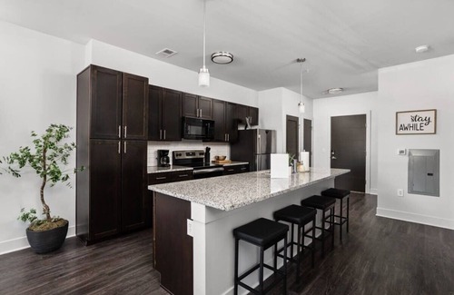 Indianapolis Apartamento | Cozysuites Spacious 2BR next to Whole Foods
