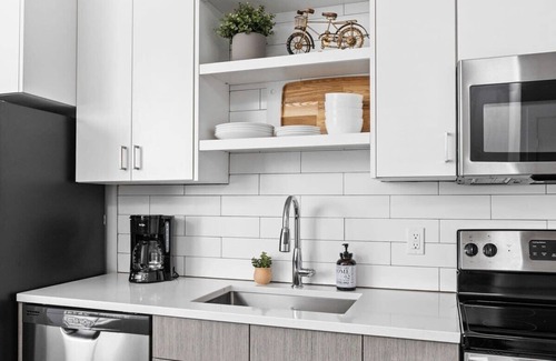 Cole-Noble District Apartamento | CozySuites Studio Near Whole Foods
