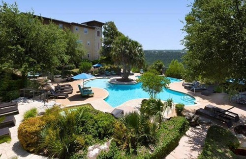 McNeil Apartamento | Cozysuites Stunning 1BR Condo in Mountain Resort #2008