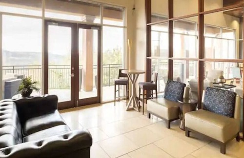 McNeil Apartamento | Cozysuites Stunning 1BR Condo in Mountain Resort #2008