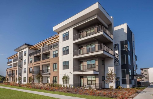 Indianapolis Apartamento | CozySuites Stunning 4BR near WholeFoods