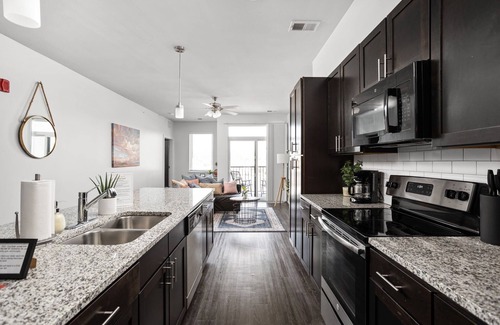Indianapolis Apartamento | Cozysuites Stylish 4BR the heart of Nora