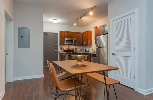 Music Row Apartamento | CozySuites TWO Alluring Music Row Condos with parking