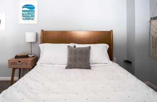 Cole-Noble District Apartamento | CozySuites TWO Bold Apts, Monument Circle, Indy