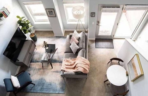 Cole-Noble District Apartamento | CozySuites TWO Bold Apts, Monument Circle, Indy