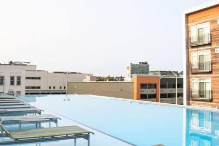 Cole-Noble District Apartamento | CozySuites TWO Stylish Apts, Monument Circle, Indy