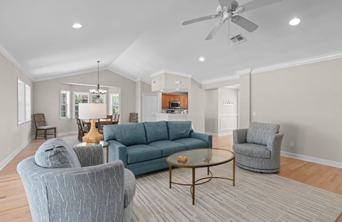 Beachview Country Club Estates Casa | Cozzi Casa al Mare: 3 BR, 2 BA House in Sanibel, Sleeps 6