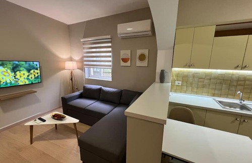 Tirana Apartamento | Cozzy House - Villa