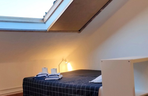 Santo Antonio dos Olivais Cabina | CQ11 ❤️ Cozy Room with Double Bed | Weekly Cleaning